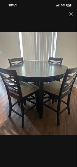 Table 4 seater