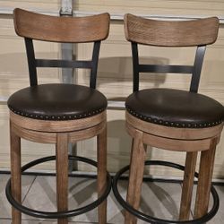 Bar Stools Like New!