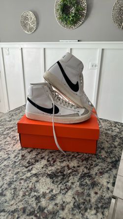 Nike Blazer Mid ‘77 Women’s 