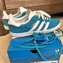Adidas Gazelle Size 5.5/ Women’s 7