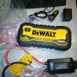 DeWalt 1600 Amp Jump Starter/Power Supply