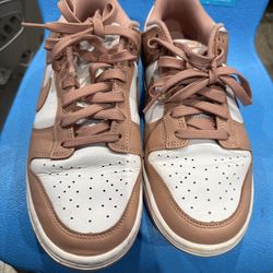 Used Nike dunks