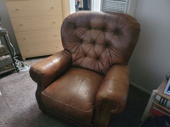 Brown Leather Recliner - super comfy!