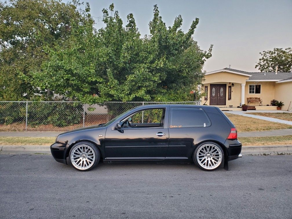 18x9.5 +30 5x100 WCI SY10
