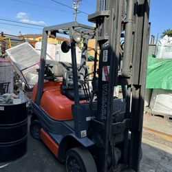 Toyota Forklift 6FGCU25 5000 Lbs