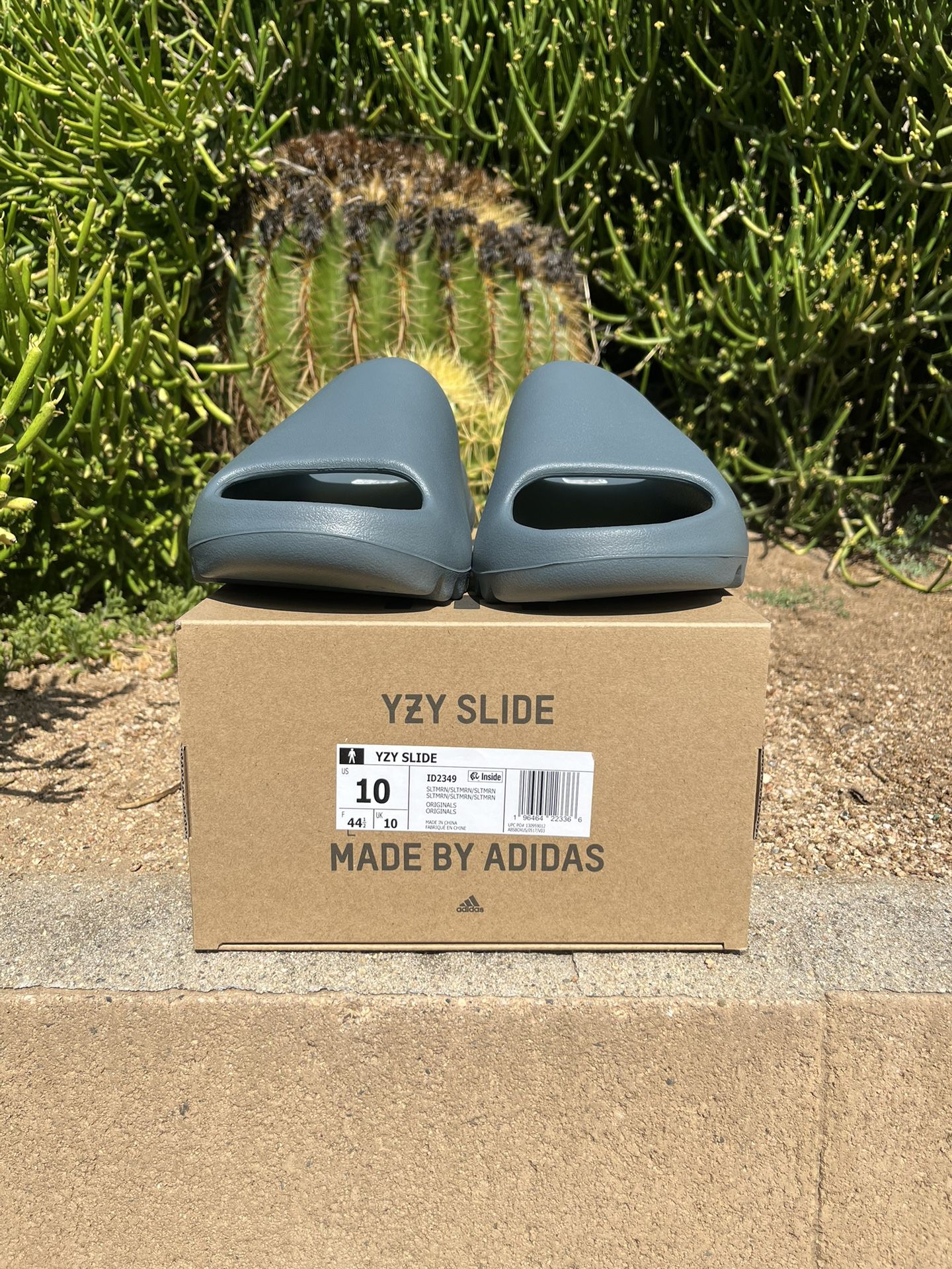 Yeezy Slides Size 12 Men for Sale in Los Angeles, CA - OfferUp