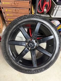 Niche Verona 22” Rims & Tire