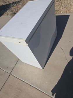 Chest freezer
