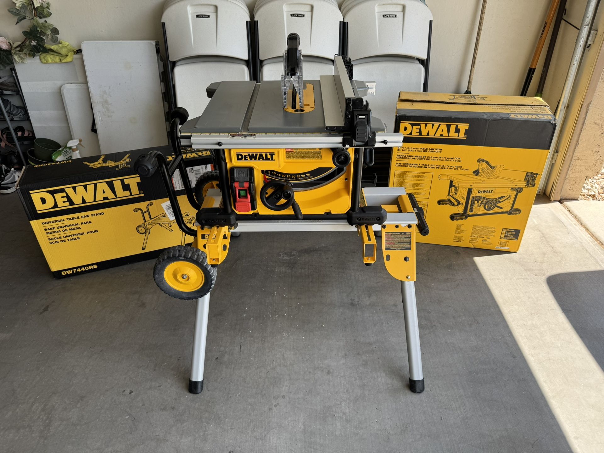 DEWALT Table Saw + Rolling Stand