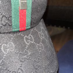 Black Gucci Hat With Adjustable Size. 