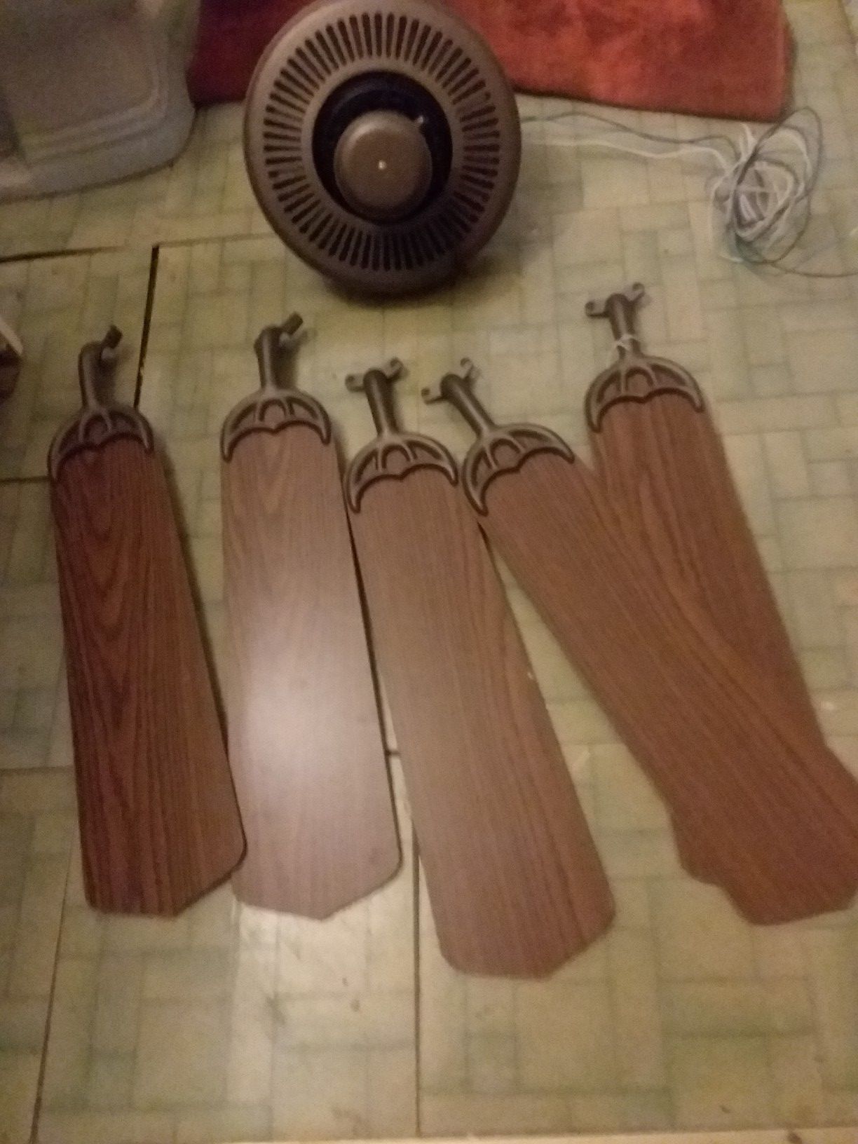 Brand new 52 inch c.i.i wood grain ceiling fan