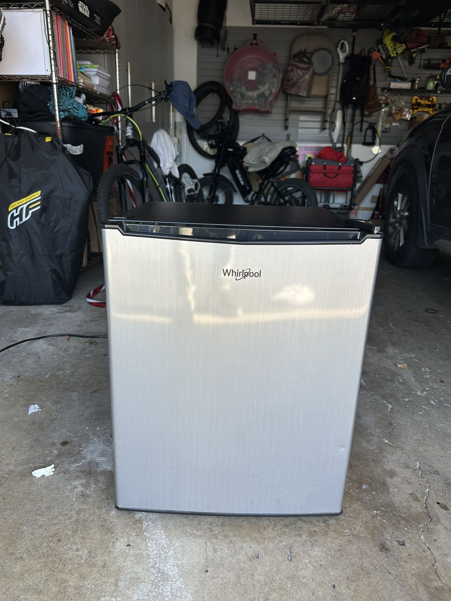 Whirlpool Mini Fridge 2.7 Cu. Ft.