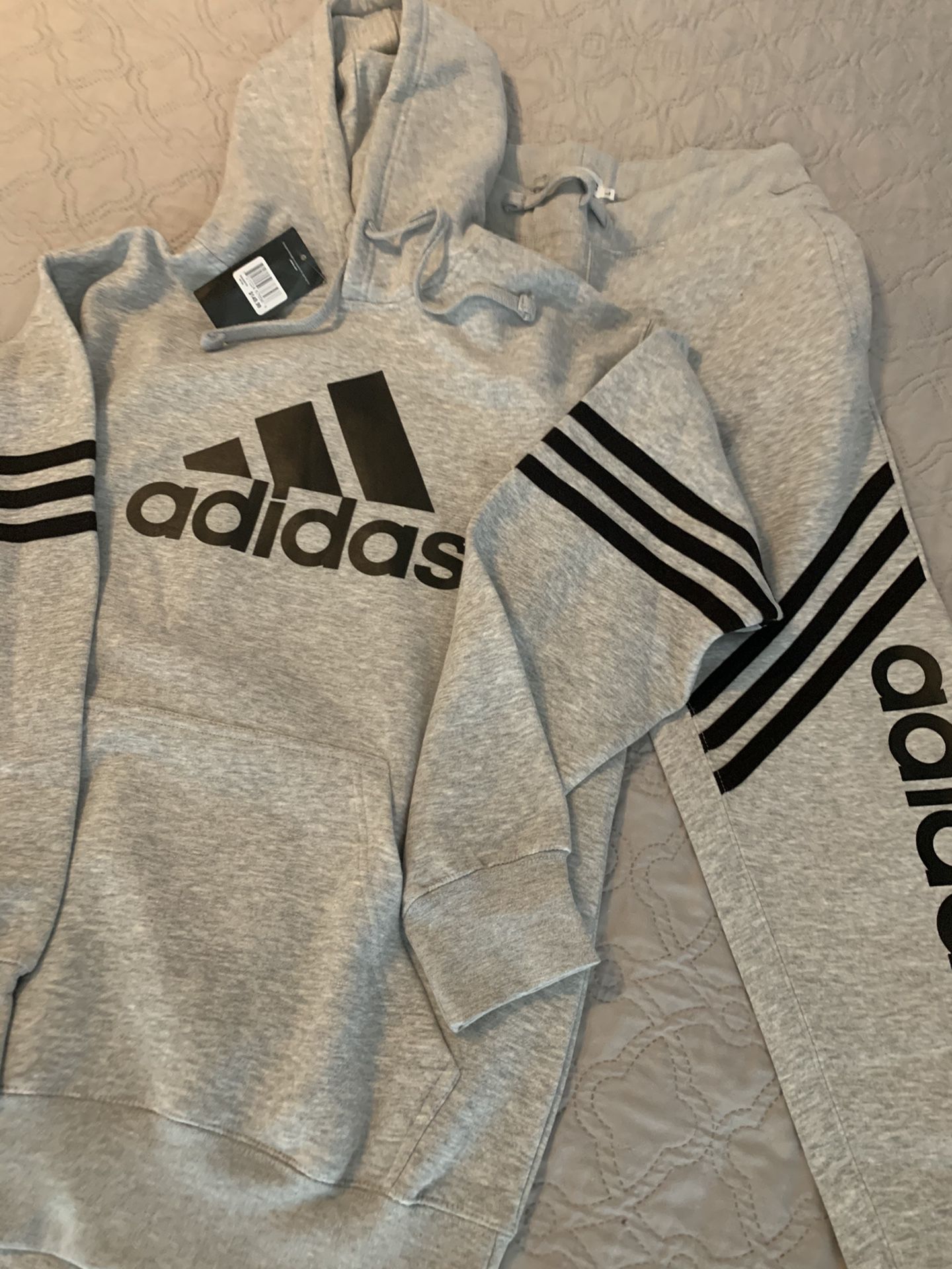 Men’s Adidas Sweatshirt/Jogger Set - Size Large