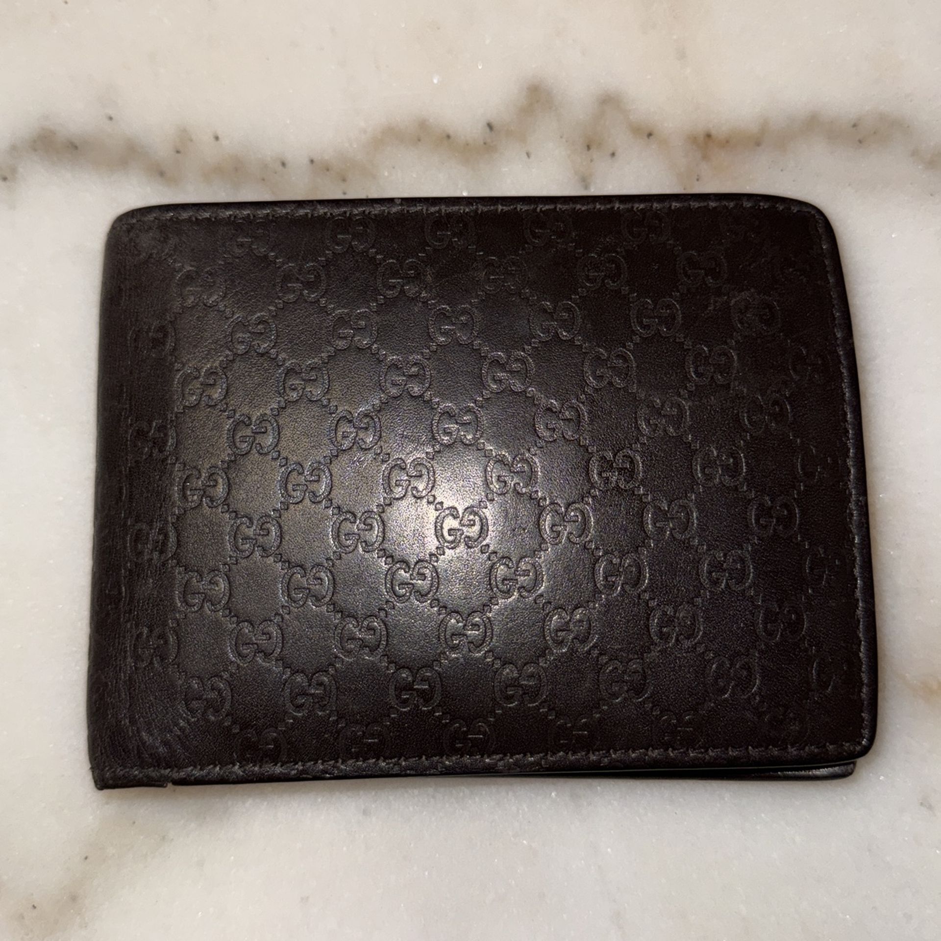 Gucci authentic Leather Wallet 