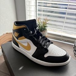 Jordan  1 retro mid