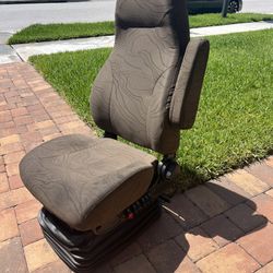 Volvo 2016 Passenger Side Seat 