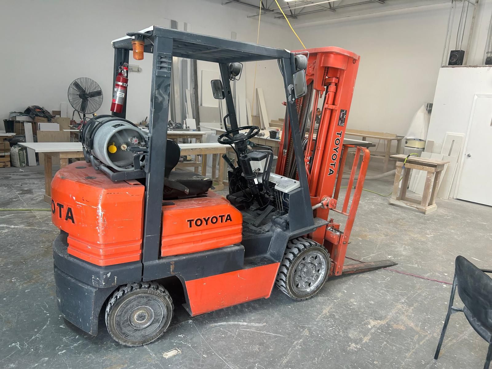 FORKLIFT