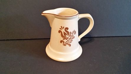 Pfaltzgraff Village Creamer #6-24