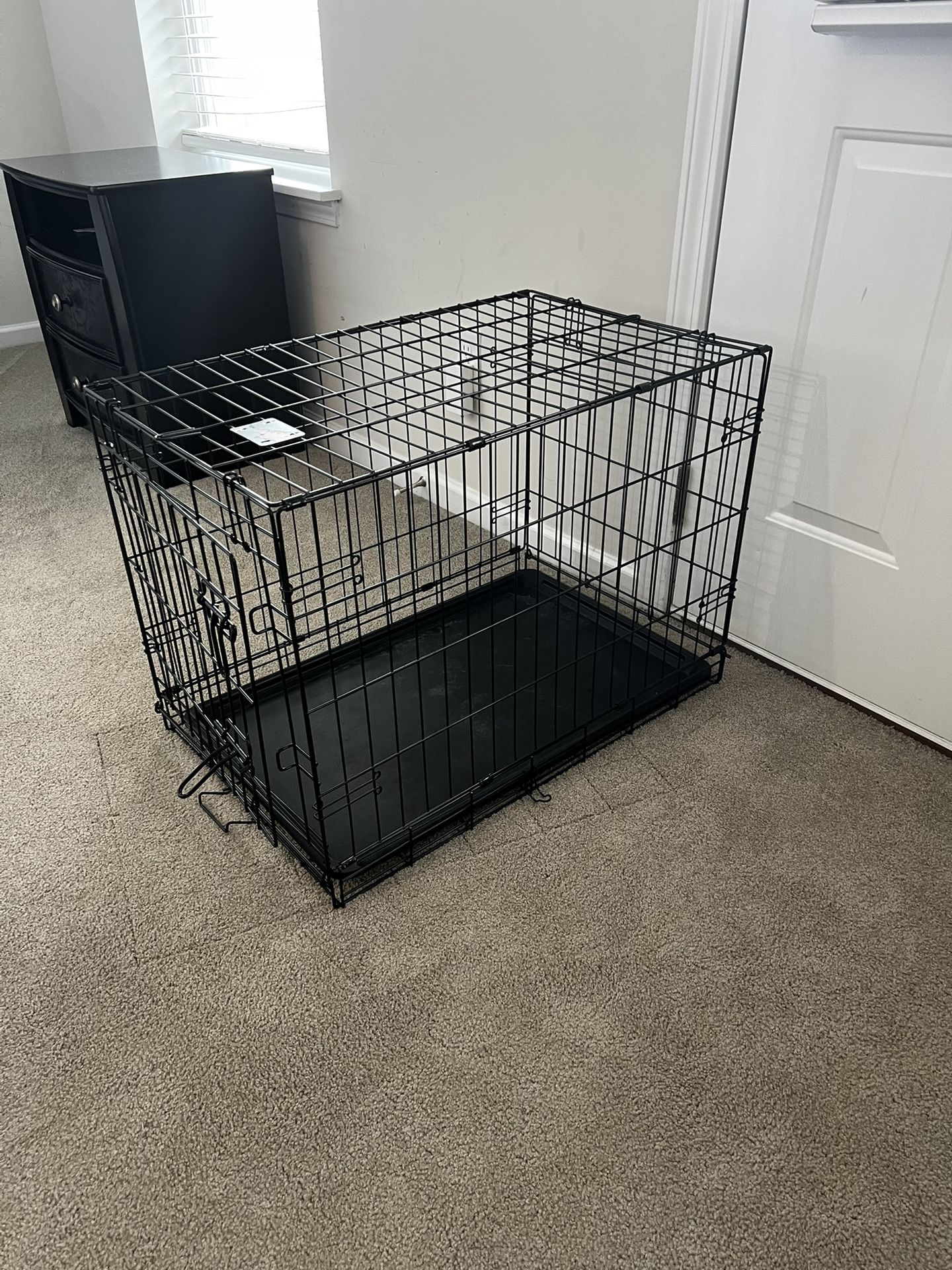 Black Metal Dog Crate – Medium Size