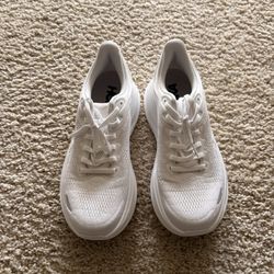 White Hoka bondi 9 running shoes