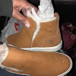 New Timberland Boots Size 7 1/2 In Lafies