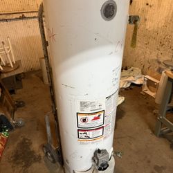 Used GE 28 Gallon Capacity Water Boiler Natural Gas 