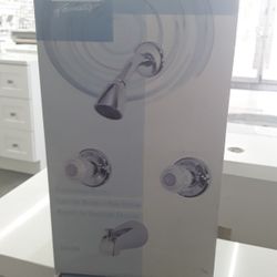 Shower SET . BK BRAND NEW 