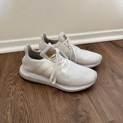 Adidas Women’s Swift Run 1.0 Shoes Size 9
