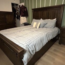 Queen 5-Piece Bedroom Set