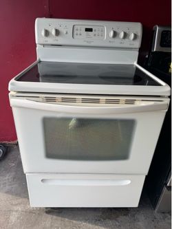 Frigidaire stove Electric white
