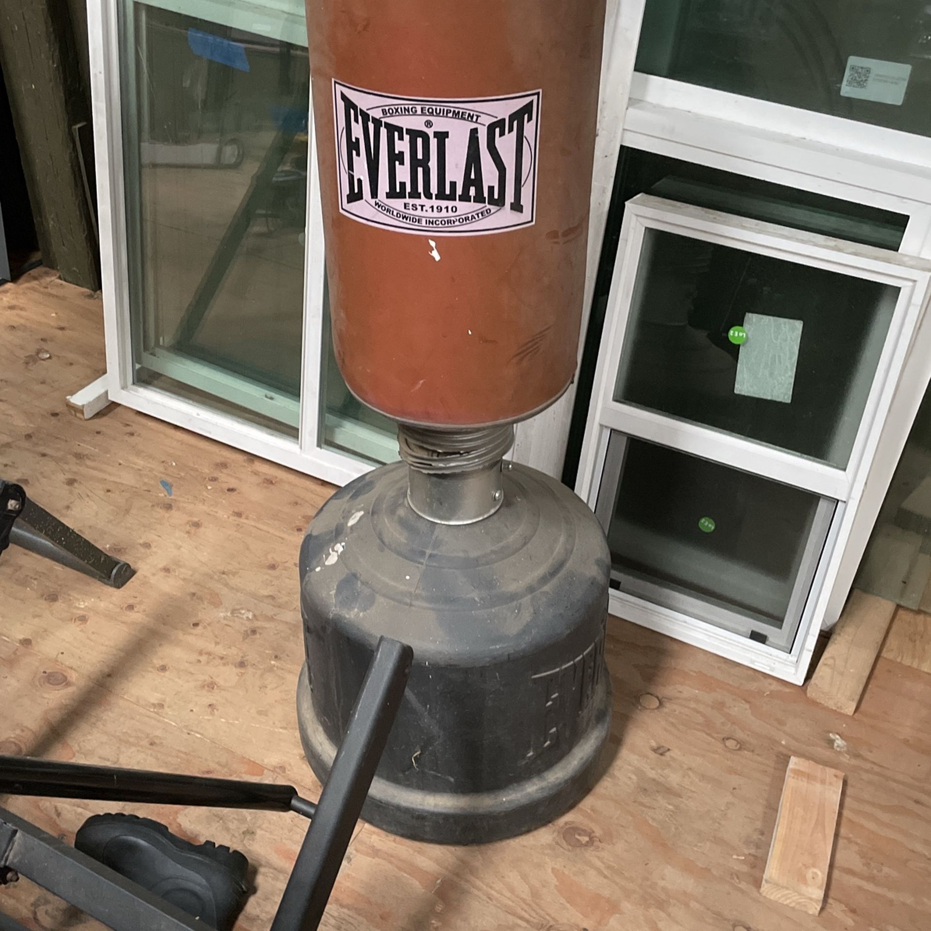 Everlasting Punching And Kicking Bag 