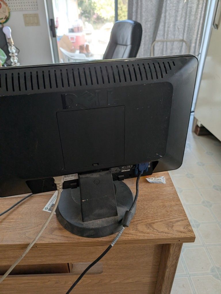 Multiple Pc Monitors Assorted Sizes