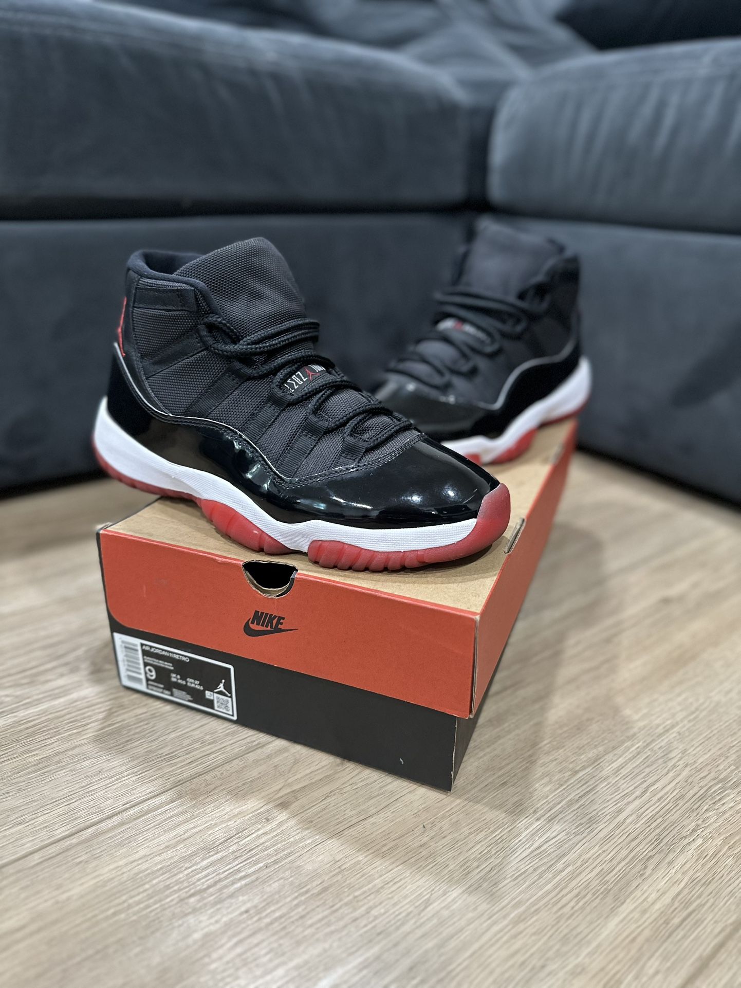 Air Jordan 11 Retro Black/True Red White