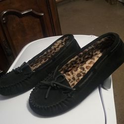 Woman's Used Slippers Size 8 $5
