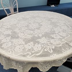 Beautiful Vintage Oval  Lace Table Cloth