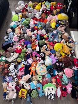 140 stuffed plushies toys