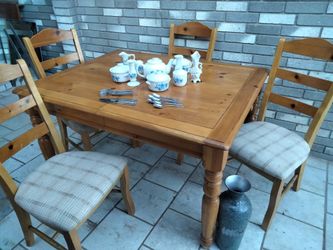 Comedor Marca Ashley Todo Incluido!