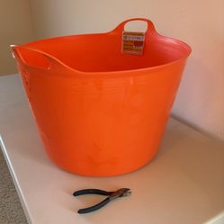 * Flexible 16 gallon flex tub animal feeder laundry basket gardening children's toy storage.
