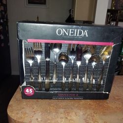 ONEIDA  Mooncrest Siverware 45 Piece 