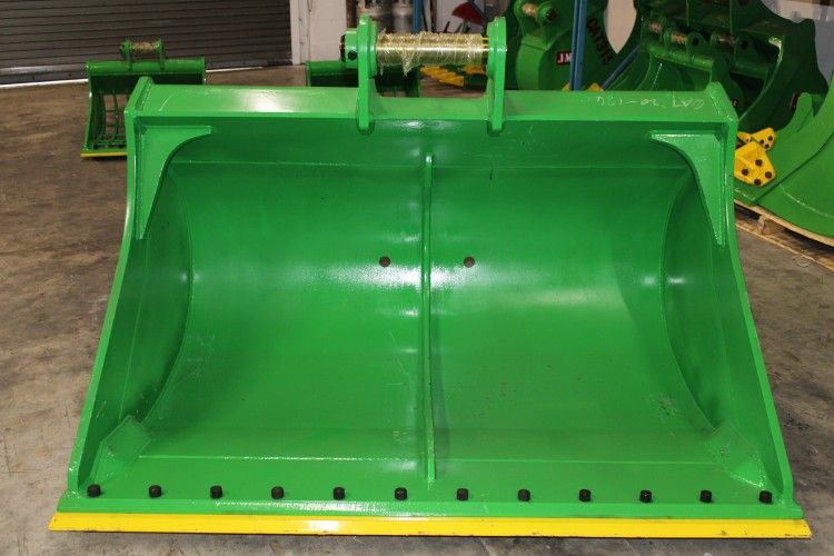Clean up Bucket (MUD) 72" inches for Excavator Caterpillar CAT320 or Similar Machine.