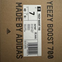 YEEZY BOOST 700