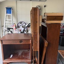 Free Wood Desk With Hutch