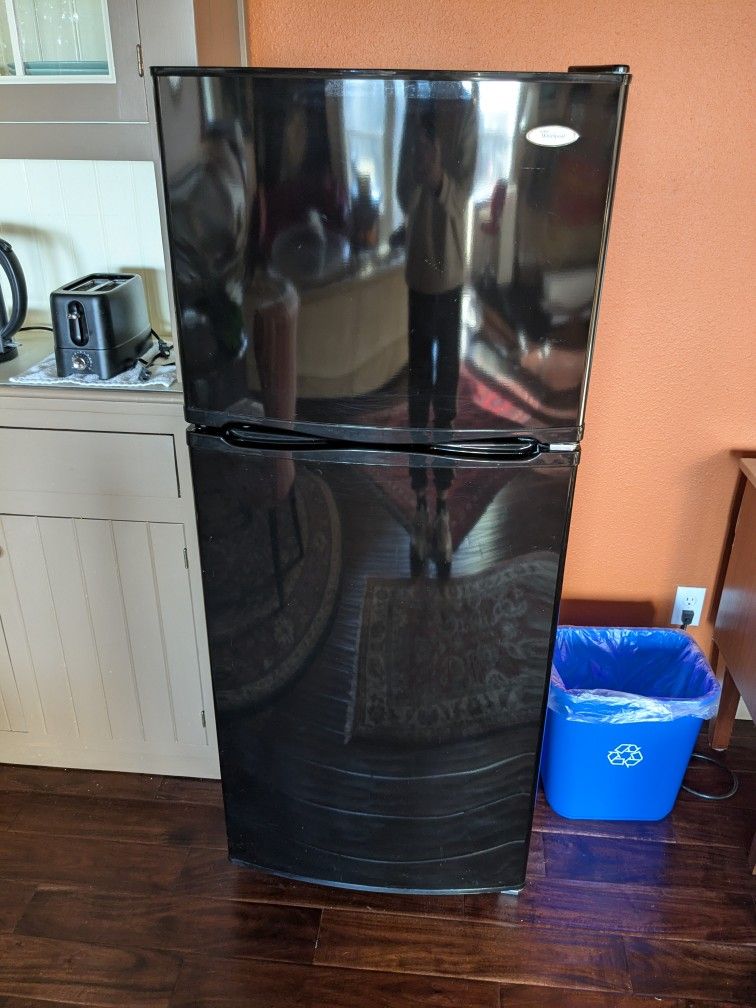 Fridge Apartment Size Great Condition