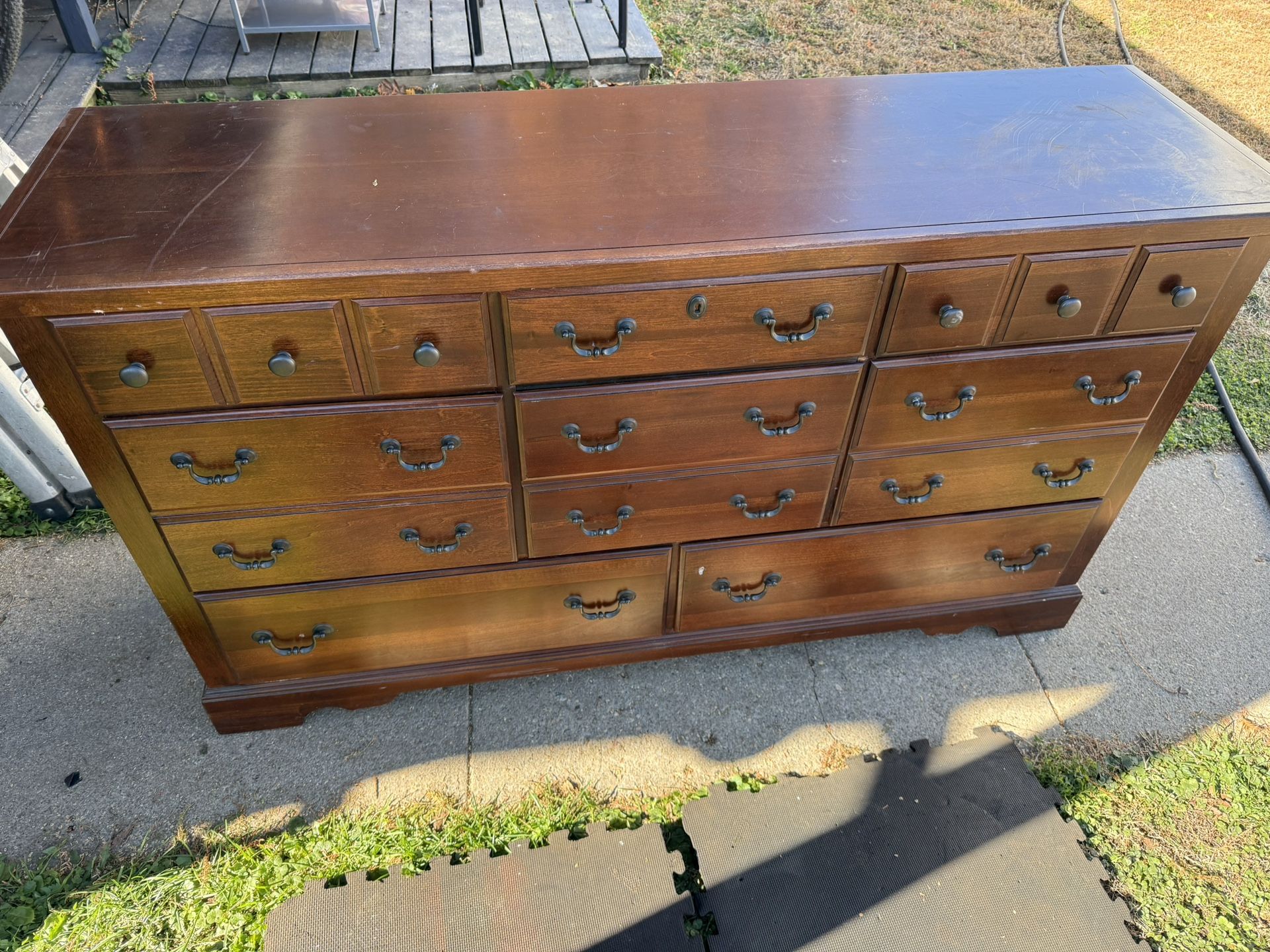 Vaughan-Bassett Cherry Wood 4-Piece King Bedroom Set – Dresser w/ Mirror, 2 Nightstands, King Bed Frame