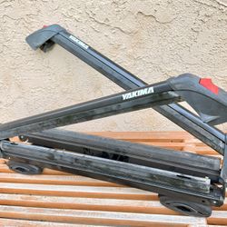 Yakima Button Down 4 Ski/Snowboard Roof Racks