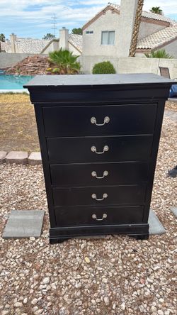 Dresser