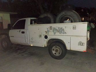2006 Chevy Silverado untilty truck