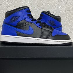 Jordan 1 Hyper Royal