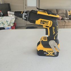 🔥$150 PRICE FIRM🔥 Dewalt DCF630 20V MAX Cordless Brushless ScrewGun with Battery 5.0ah NO CHARGER