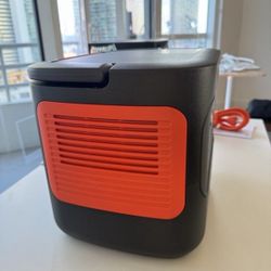 Jackery Explorer 2000 Portable Power Station 
